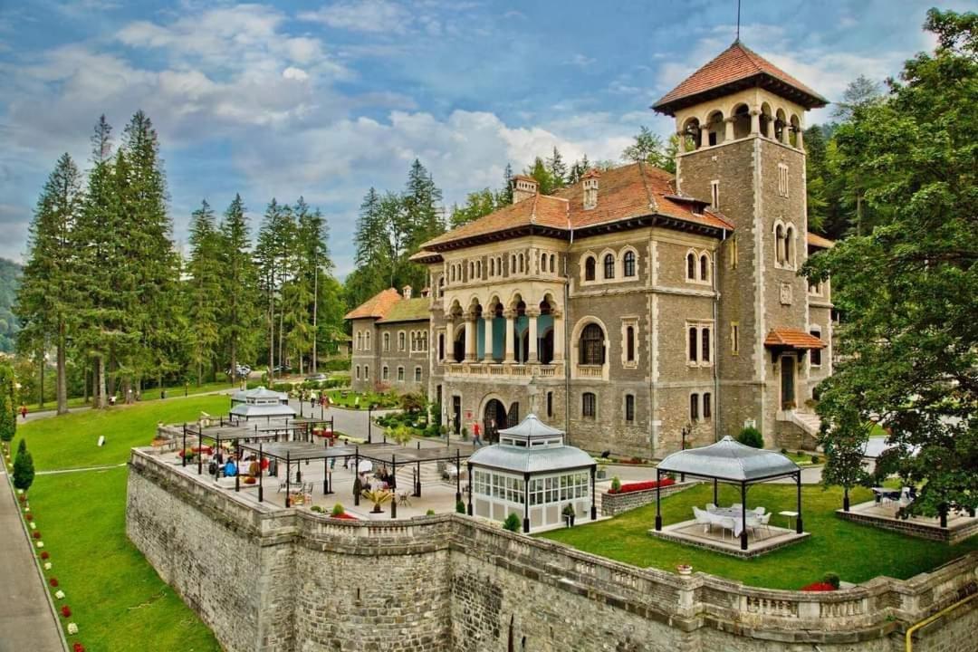 Pensiunea Clasic Buşteni Esterno foto
