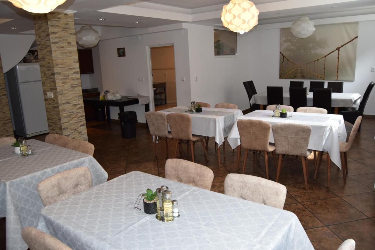 Pensiunea Clasic Buşteni Esterno foto