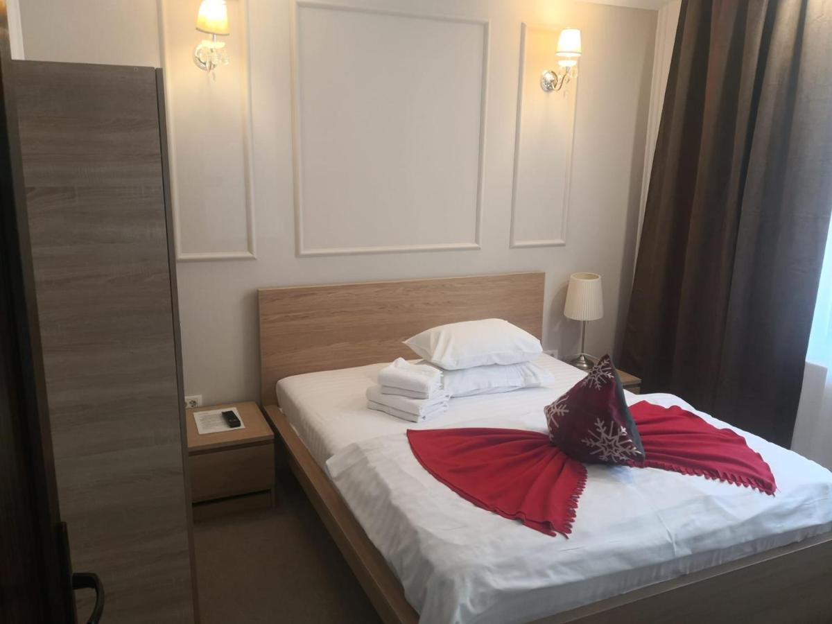 Pensiunea Clasic Buşteni Esterno foto