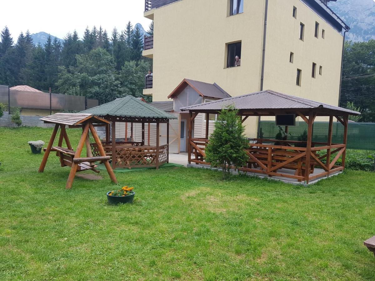 Pensiunea Clasic Buşteni Esterno foto